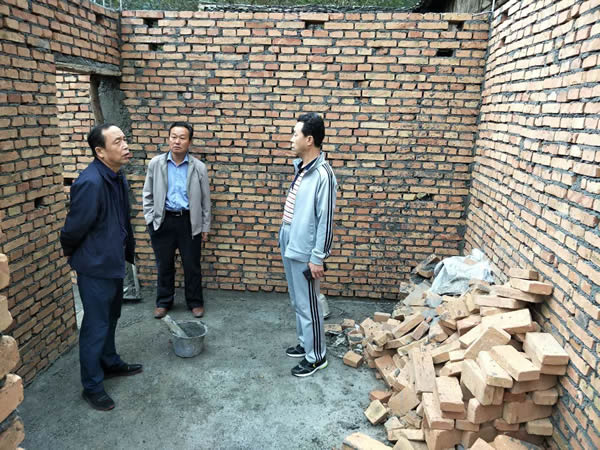 隴運集團公司黨委書記、董事長李寅祥同志深入琵琶鎮(zhèn)寧強村開展幫扶工作