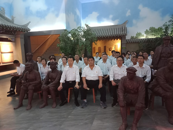 隴運(yùn)集團(tuán)公司黨委開(kāi)展“不忘初心、牢記使命”紀(jì)念建黨98周年主題黨日活動(dòng)