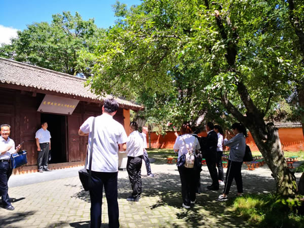 隴運(yùn)集團(tuán)公司黨委開(kāi)展“不忘初心、牢記使命”紀(jì)念建黨98周年主題黨日活動(dòng)